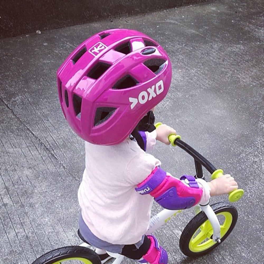 Integrally-molded Cycling Helmet for Kids.